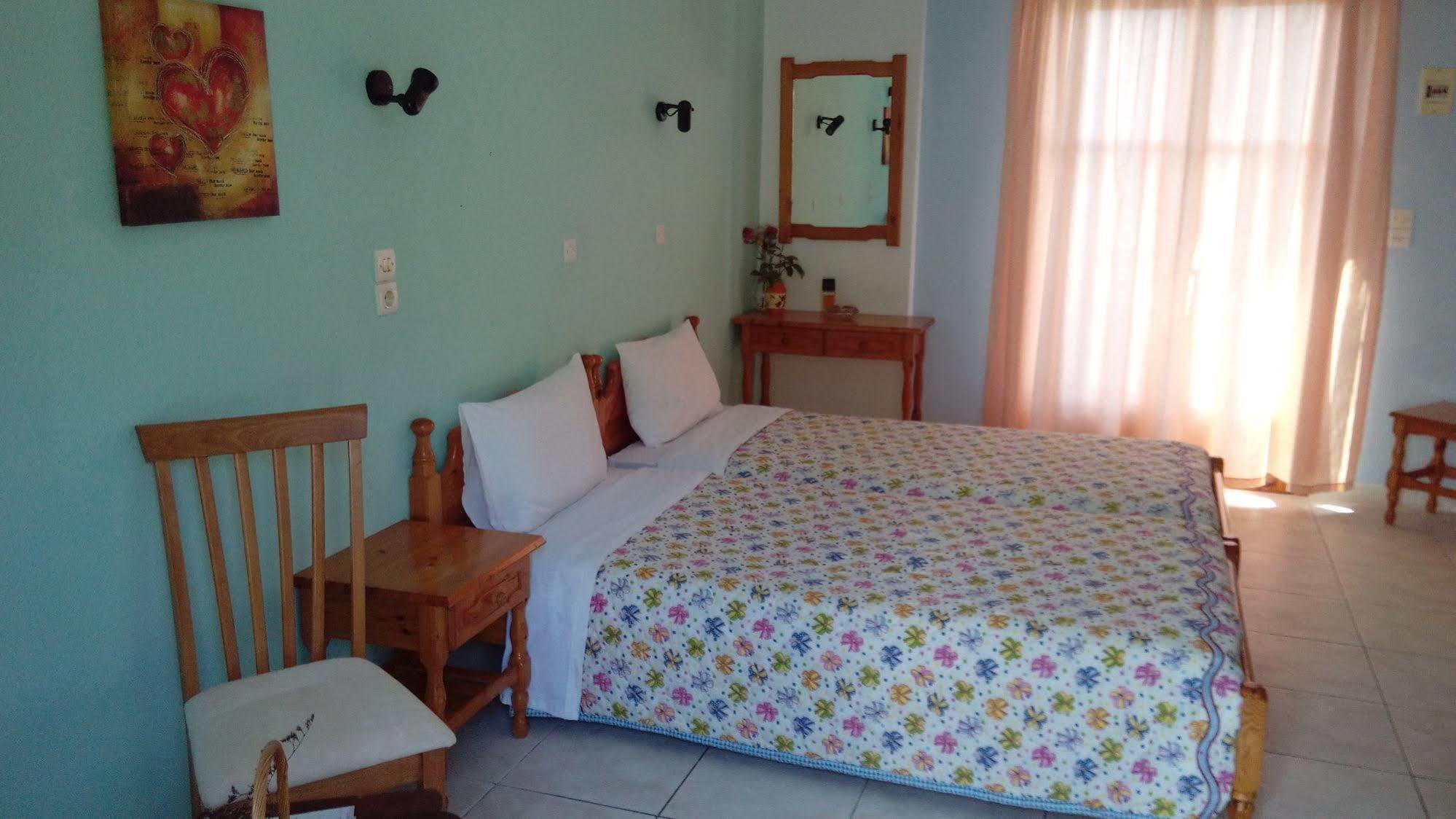 Anessis Cosmos Aparthotel Ánaxosz Kültér fotó