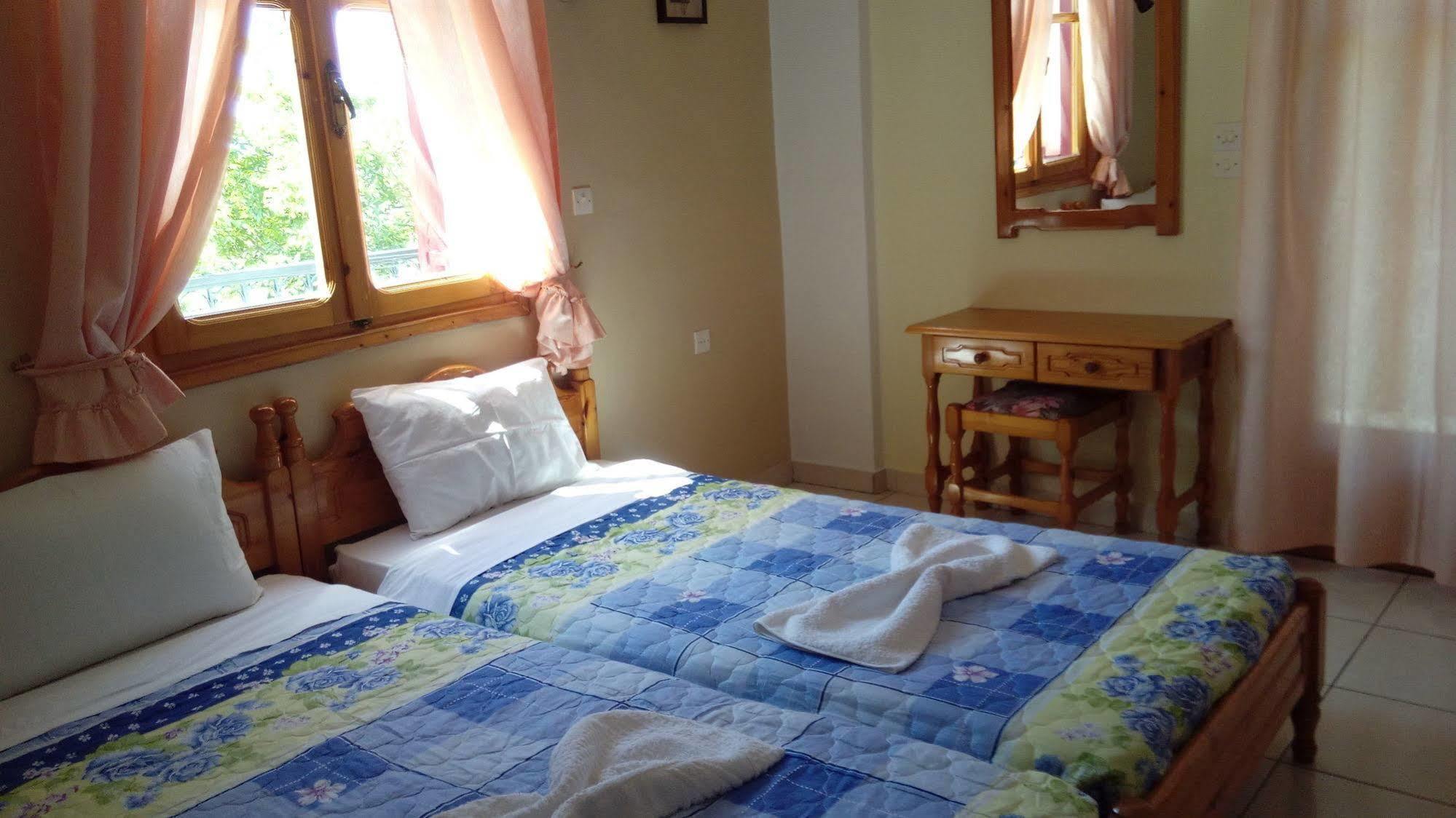 Anessis Cosmos Aparthotel Ánaxosz Kültér fotó