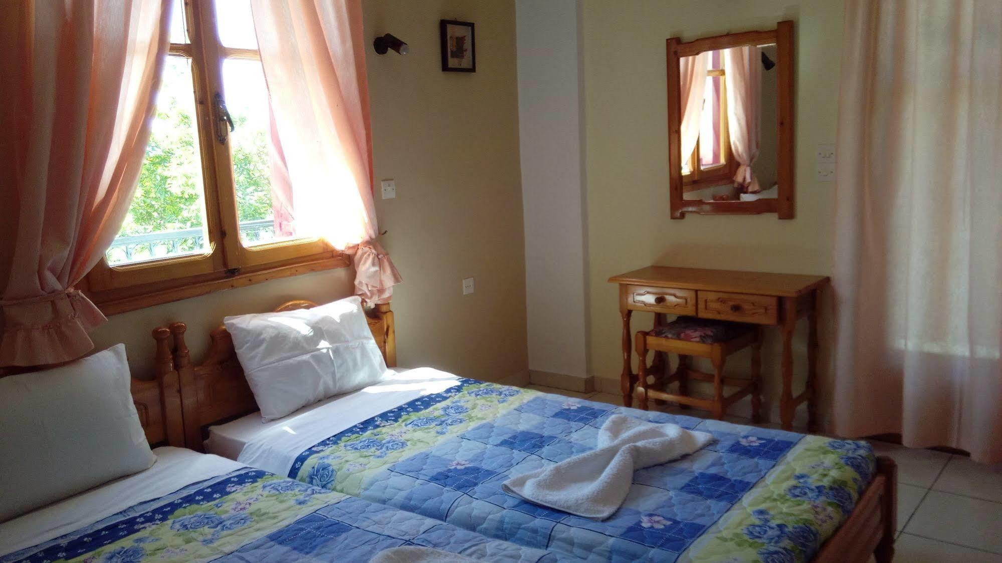 Anessis Cosmos Aparthotel Ánaxosz Kültér fotó