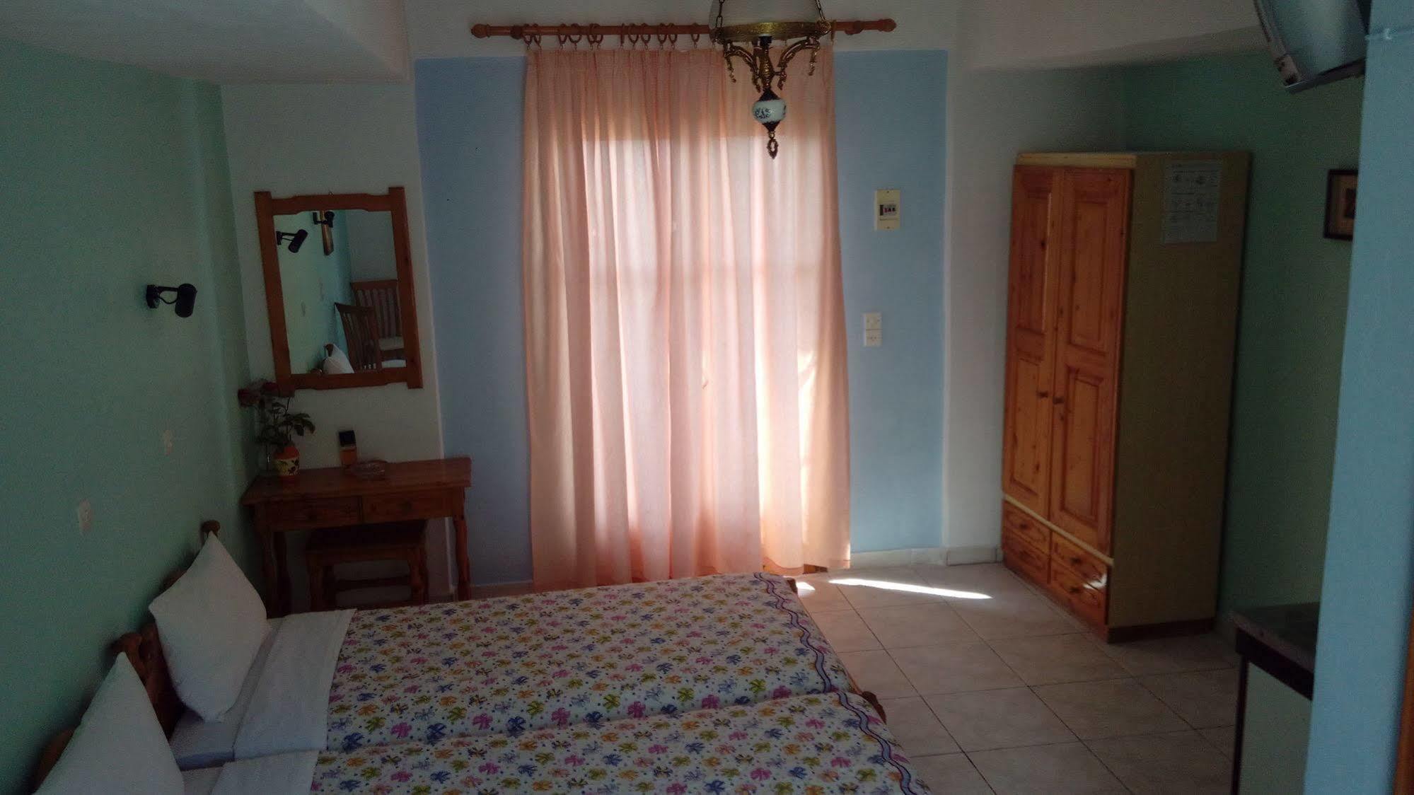 Anessis Cosmos Aparthotel Ánaxosz Kültér fotó