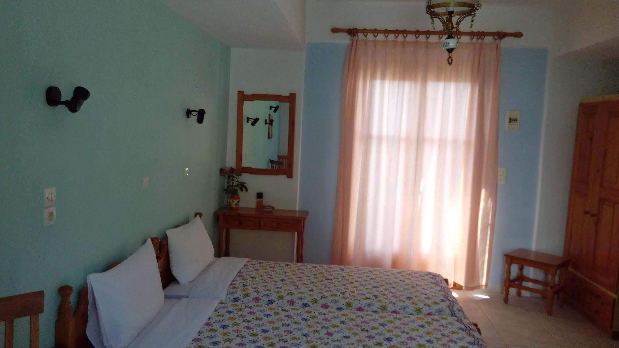 Anessis Cosmos Aparthotel Ánaxosz Kültér fotó