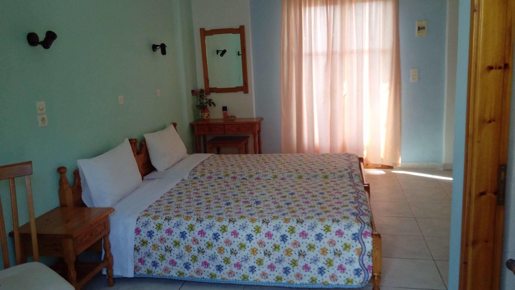 Anessis Cosmos Aparthotel Ánaxosz Kültér fotó
